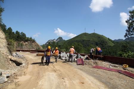 吴德金调研万盛:农村公路不能只建不管,必须