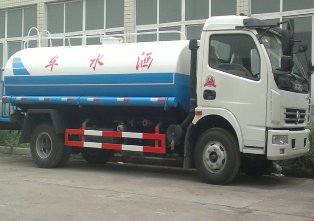 洒水车